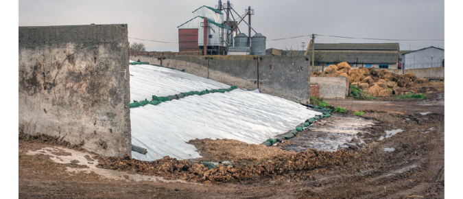 Drive-over silage pile construction
