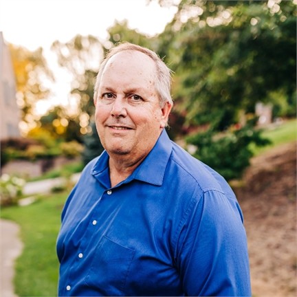Headshot of Dr. Thomas Mueller, Professor of Plant Sciences at the University of Tennessee. 